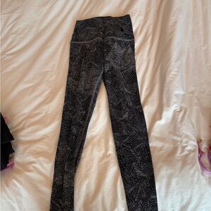 Beyond Yoga Black Patterned Leggings